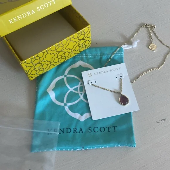 Kendra Scott Kiri Necklace in Gold Amethyst - Picture 8 of 10